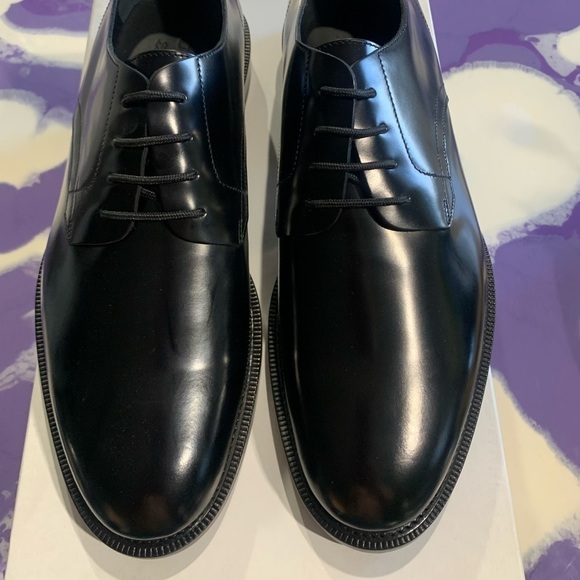 Burberry dress shoes - Picture 2 of 3